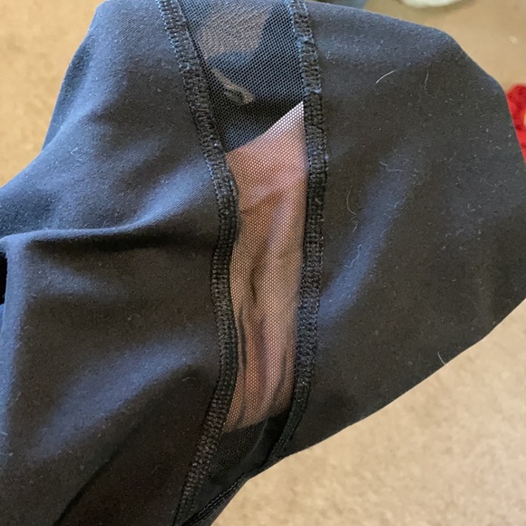 Leggings with sheer cut outs on legs - Picture 2 of 3